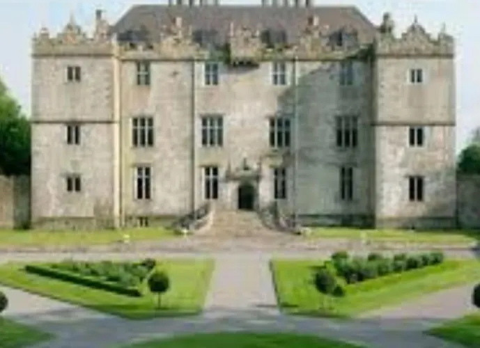 Апартаменты Hidden Hearts *